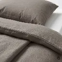Single-Brown-Plain-Focus-Shot.webp
