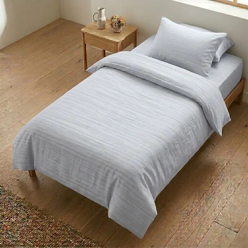 Single-Blue-Plain-Lifestyle-Photo-2.webp