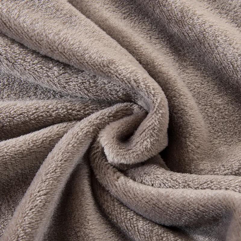 02_Focus_SingleLayerFleece_Gray_02.webp