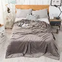 03_Scene_SingleLayerFleece_Gray_03.webp