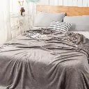 03_Scene_SingleLayerFleece_Gray_04.webp