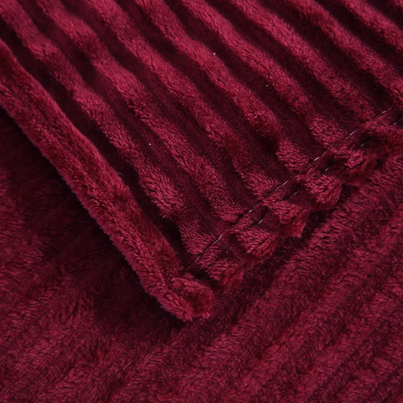 02_Focus_StripedFleece_RedWine_01.webp