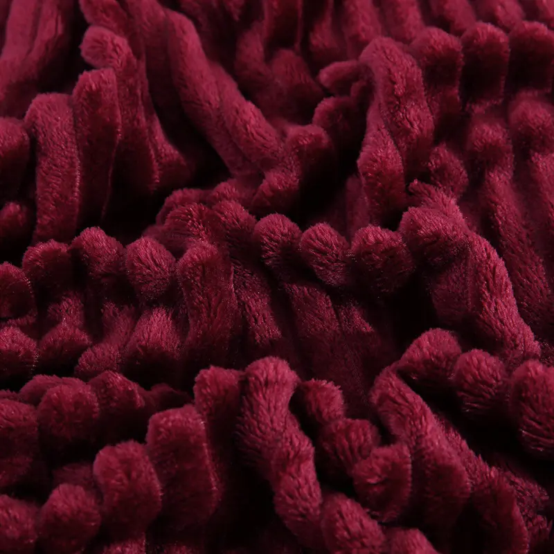 02_Focus_StripedFleece_RedWine_03.webp